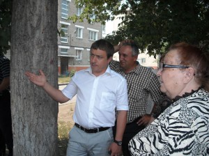 Собрание на Барьерной, 6 С каждым днем становится все больше жителей, недовольных работой УК