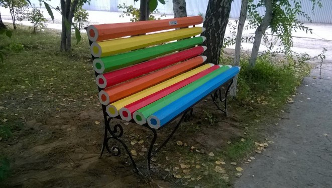 В Советском районе появилась еще одна арт-лавочка