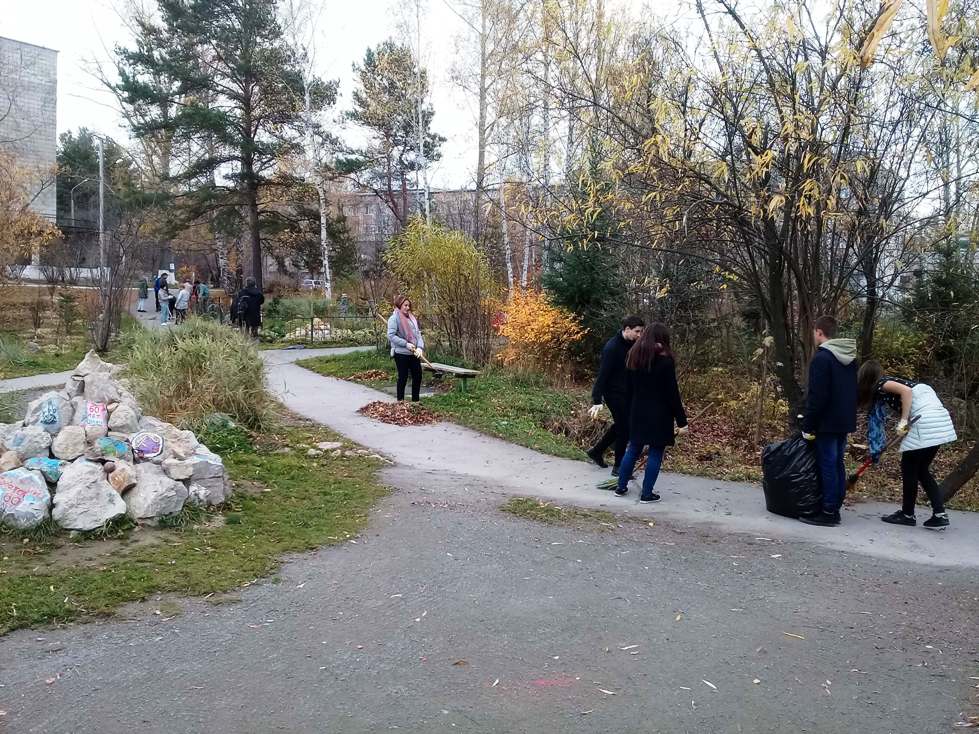 Жители Советского района вышли на субботник