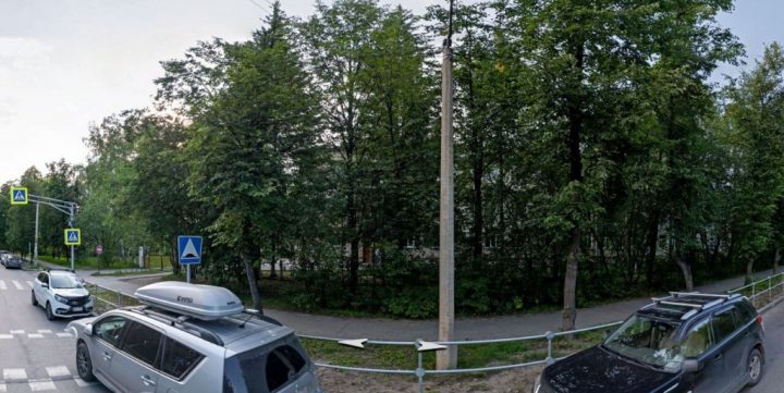 В Академгородке у гимназии № 5 запретили остановку транспорта