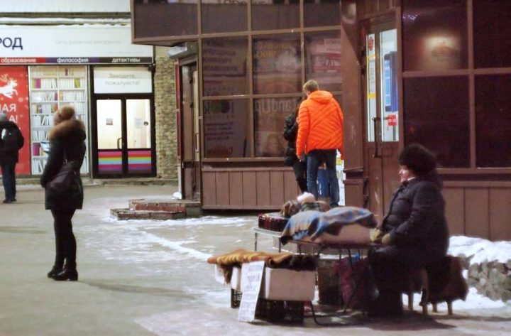 Средний новосибирец может купить лука и телевизоров больше, чем в
