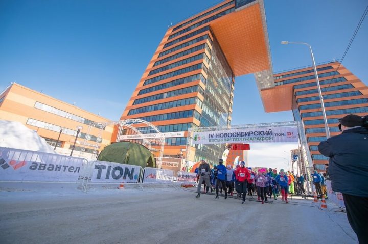 Новосибирцев приглашают на юбилейный полумарафон у Академпарка