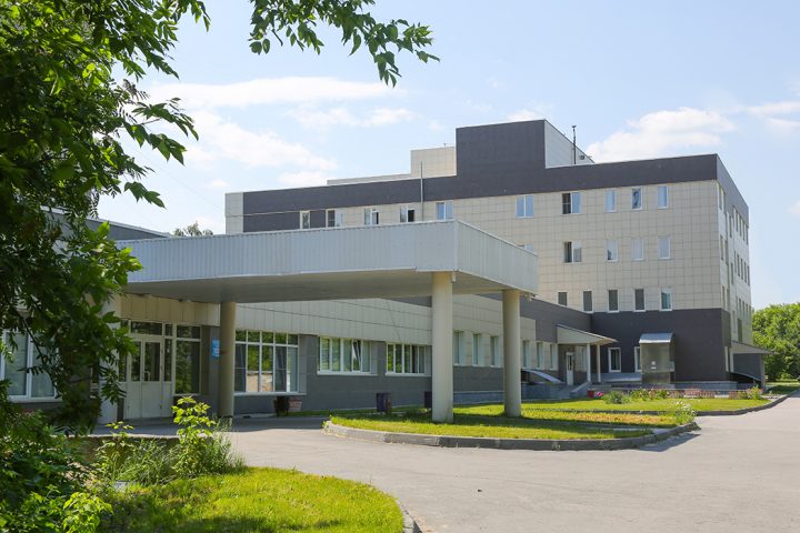 Очередь из скорых у новосибирской больницы №3 оказалась плановой