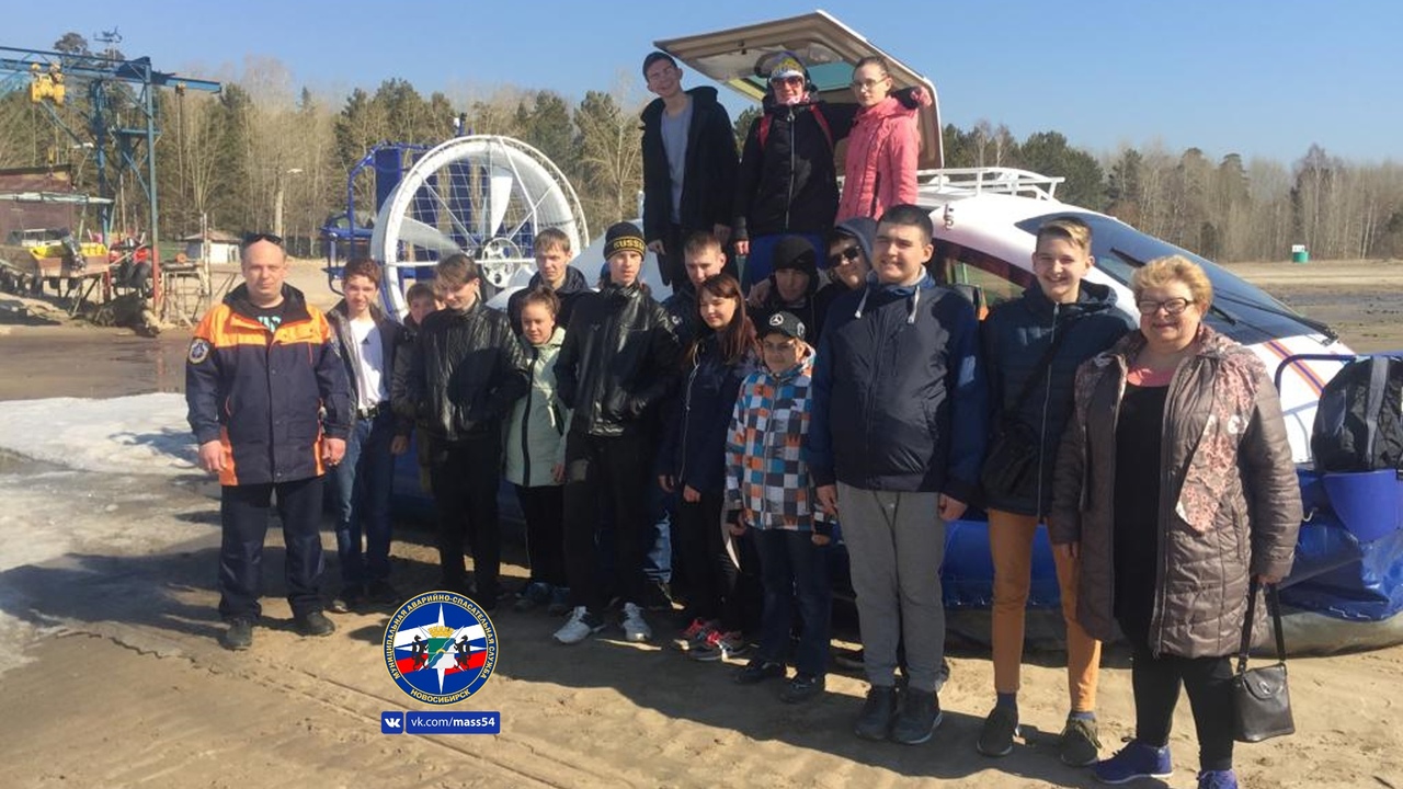 Новосибирские спасатели провели занятия для молодёжи на ОбьГЭСе