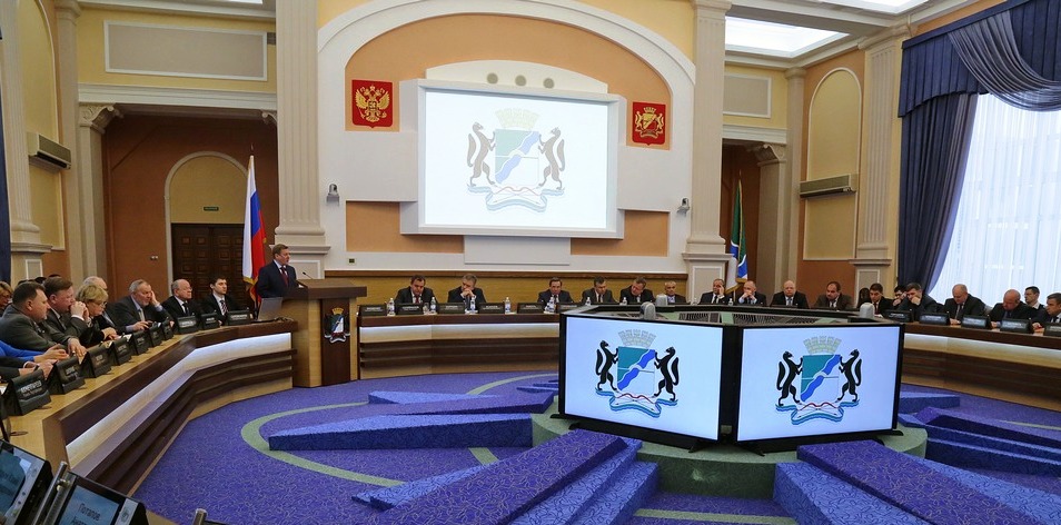 Вице-спикер заксобрания Панферов требует наказать депутата горсовета