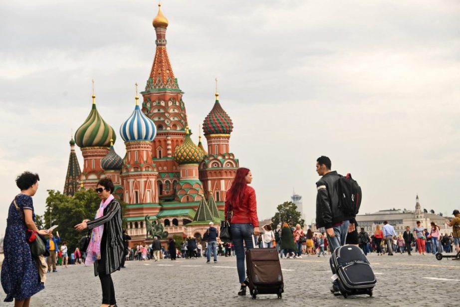 Россияне, в отличие от японцев, не стыдятся уходить в отпуск