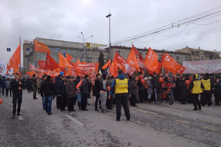 Первомай отметили демонстрациями и монстрацией