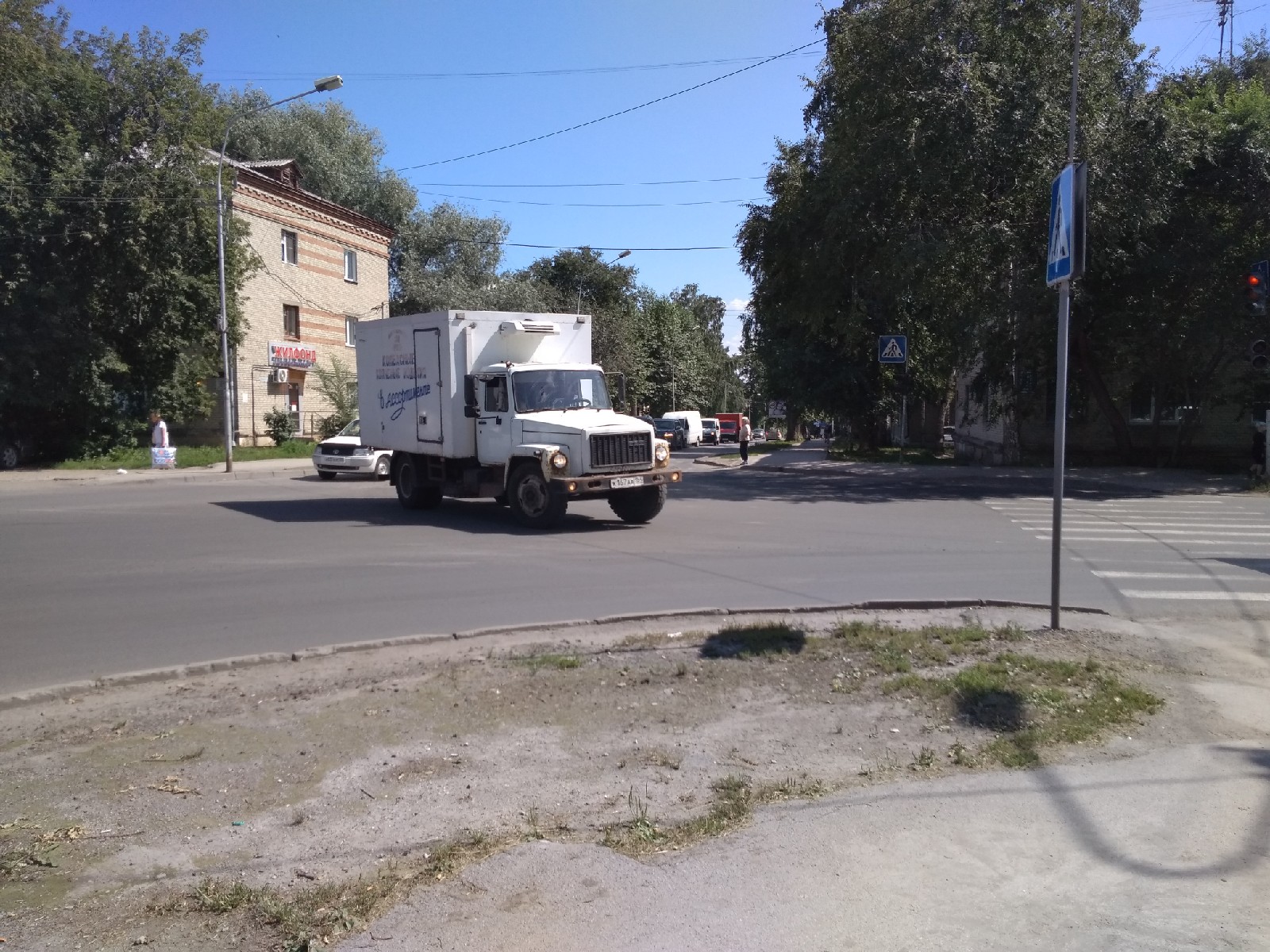 Общественники ОбьГЭСа выступили на защиту улицы Ветлужской от
