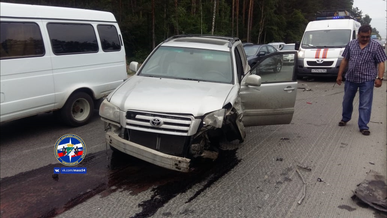 Два человека пострадали в ДТП на Бердском шоссе