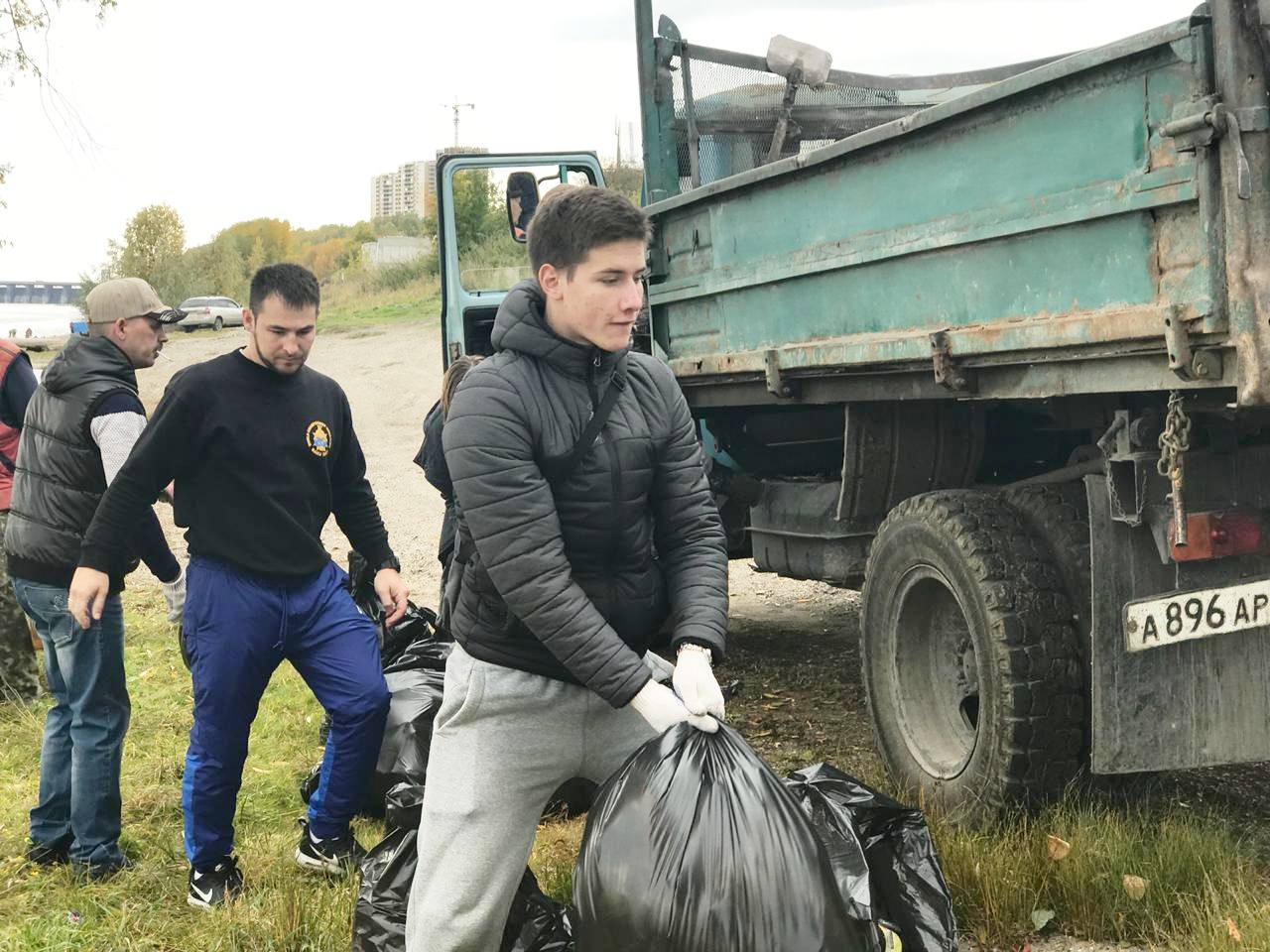 Жители ОбьГЭСа готовятся вместе выйти на уборку своих берегов