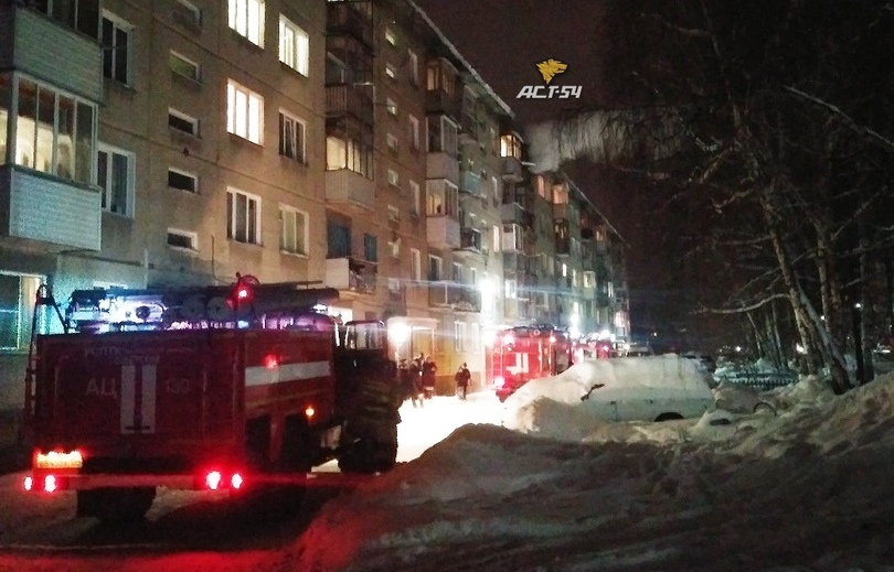 ОбьГЭС отжигает: в микрорайоне горели склад и жилой дом