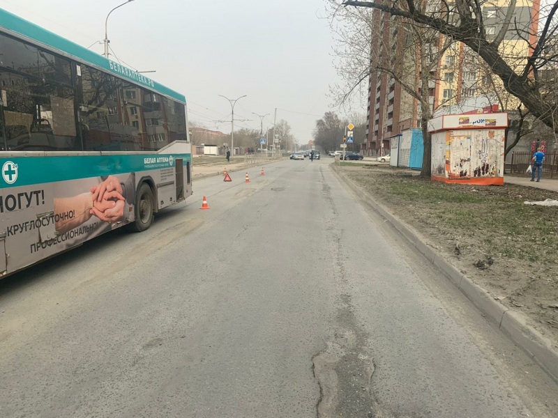 В Новосибирске пенсионерка погибла под колёсами автобуса