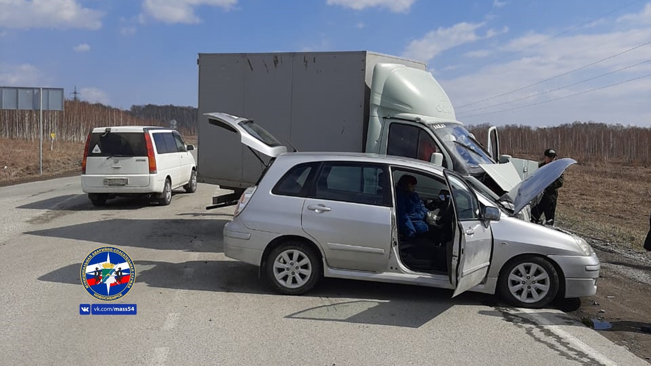 В массовом ДТП на ул. Иванова пострадали 3 человека