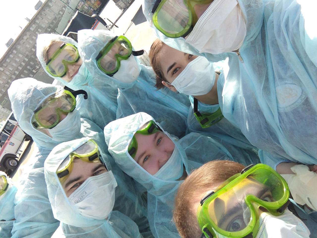 Студенты-волонтёры помогают обеззараживать Новосибирск