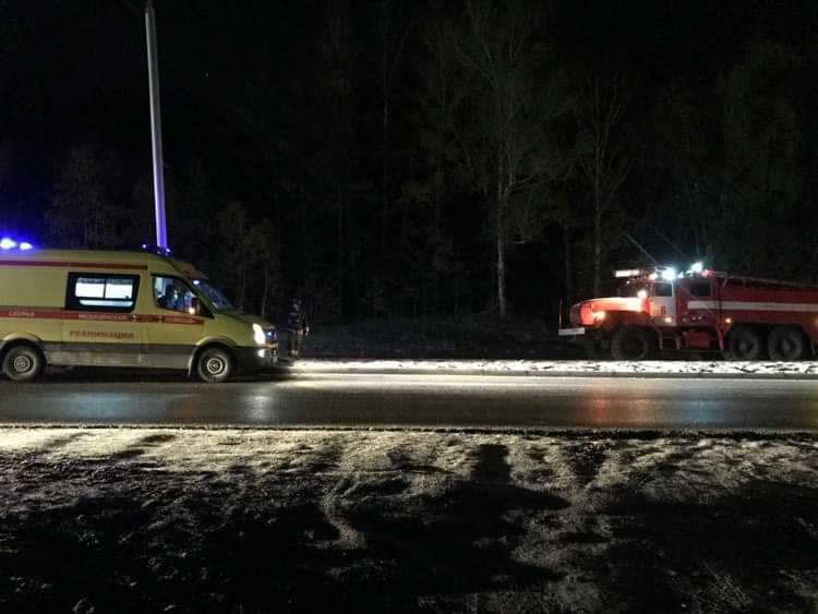 В Советском районе автомобиль врезался в столб