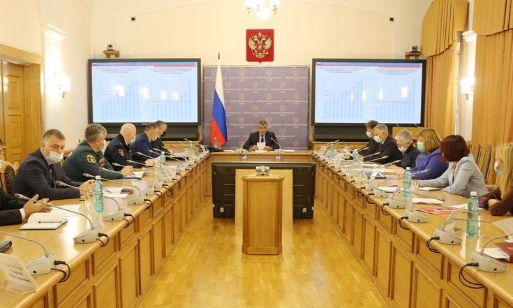Полпред Меняйло стал невыездным из-за Навального
