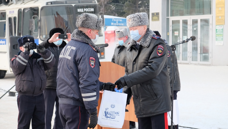 98 новых машин встали на службу ГИБДД Новосибирской области