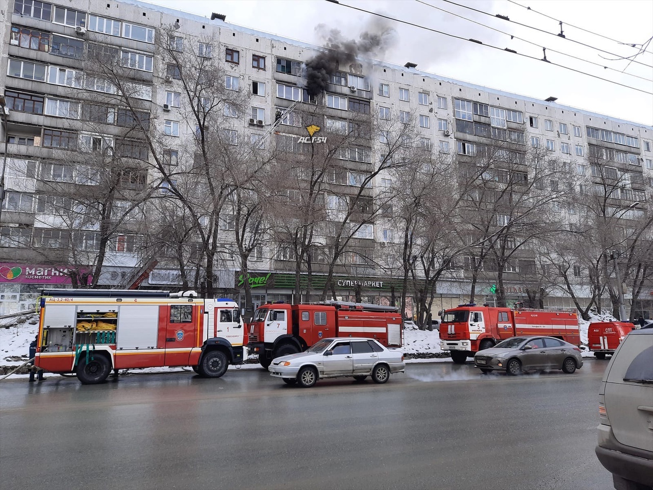 МЧС разыскивает новосибирца, спасшего подростка на пожаре