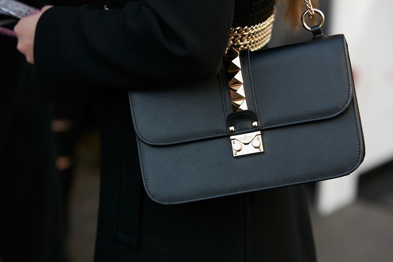 В чем привлекательность сумки Valentino