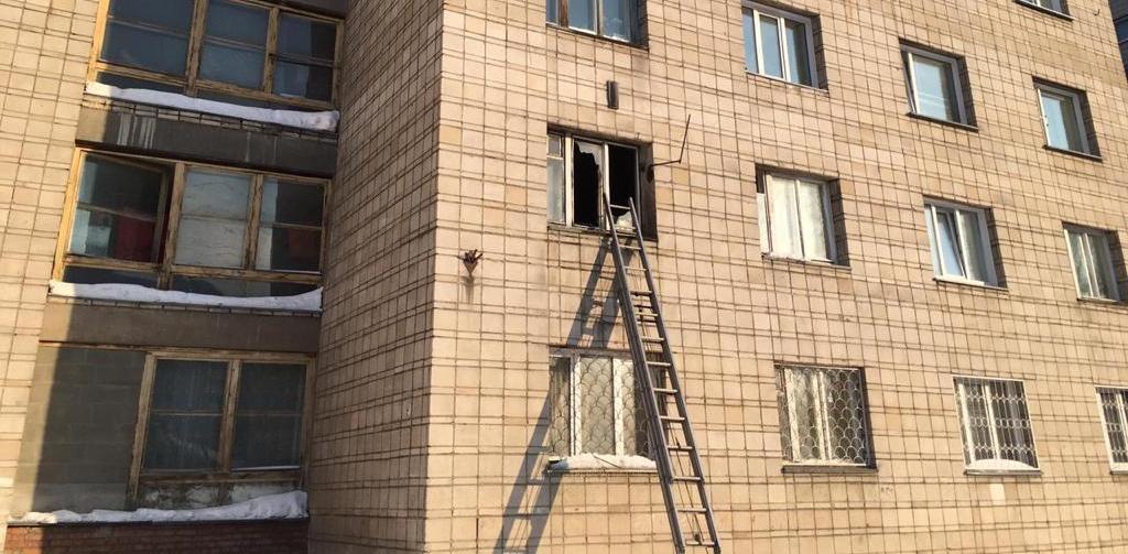 Новосибирец погиб на пожаре в общежитии на ул. Объединения