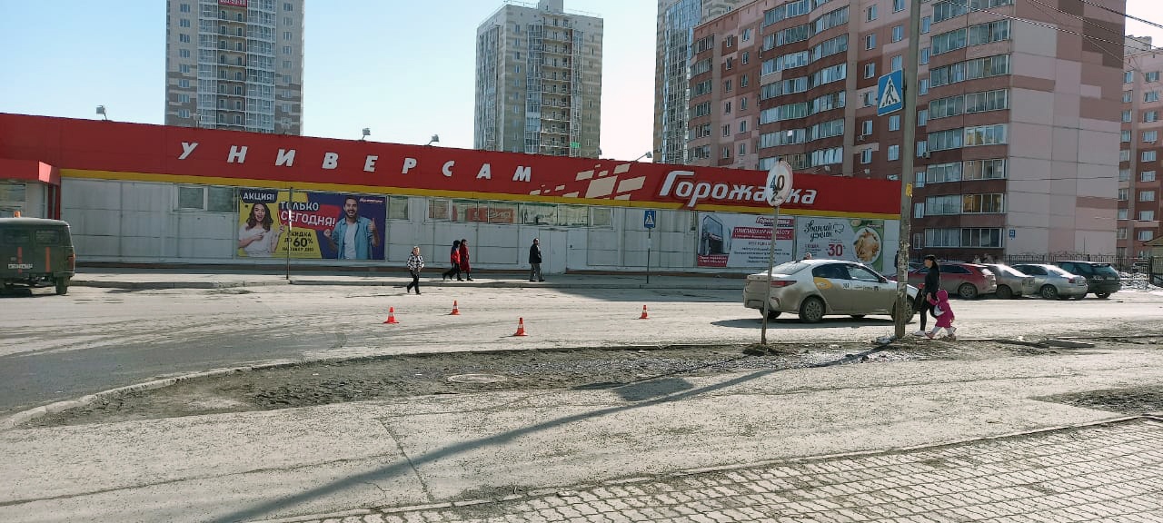 Девочку и двух девушек сбили на пешеходных переходах Новосибирска