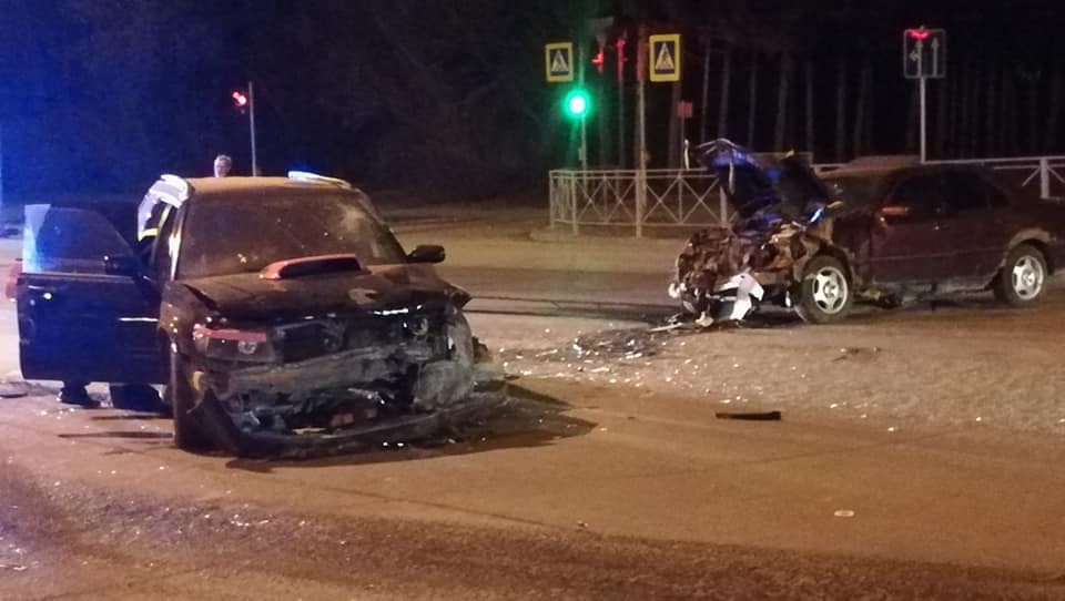 В ночной аварии в Академгородке пострадали два человека