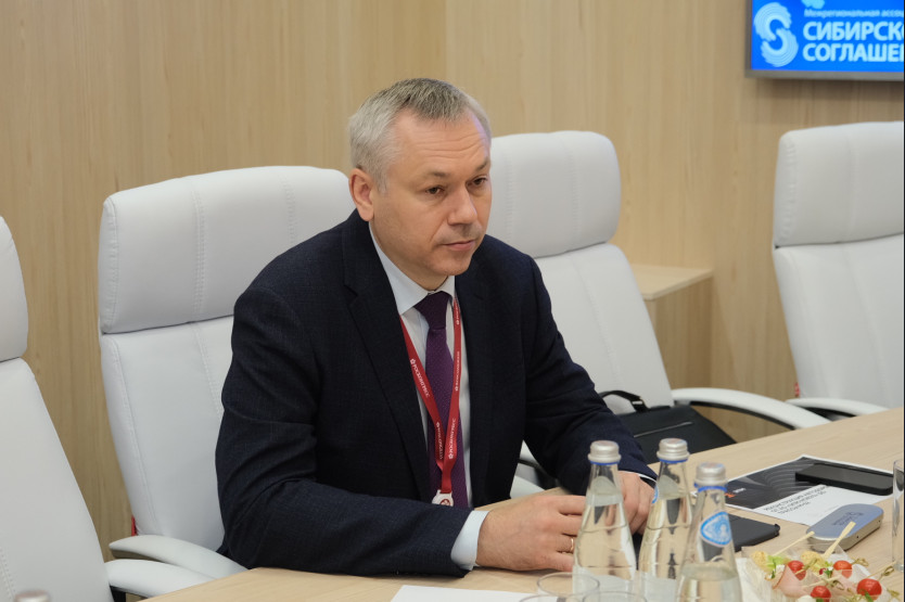 Новосибирский губернатор Андрей Травников самоизолировался