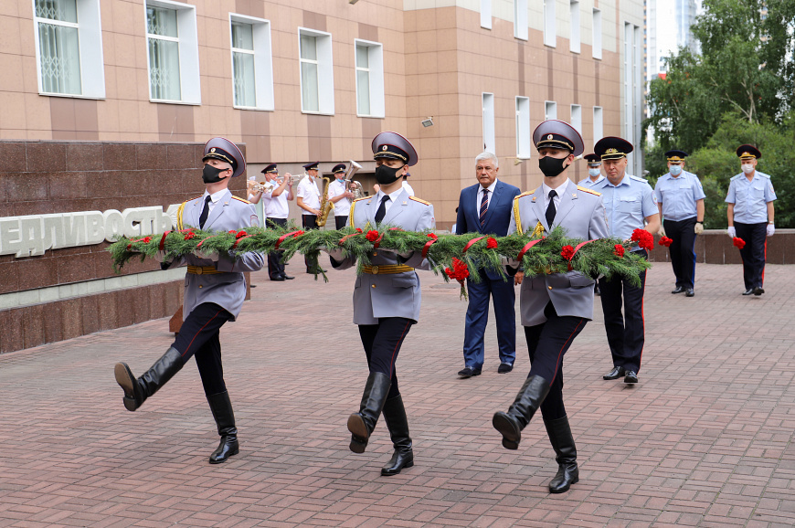 Министр ВД Колокольцев в Новосибирске встретился с губернатором