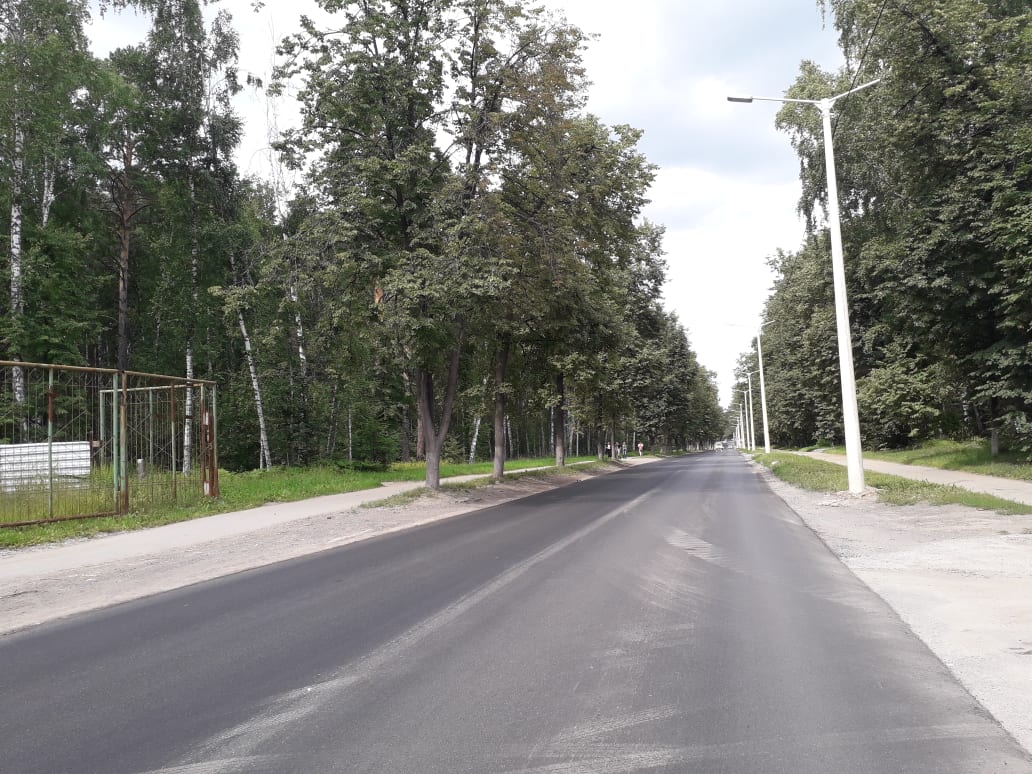 На улице Пирогова в Новосибирске уложили некачественный асфальт