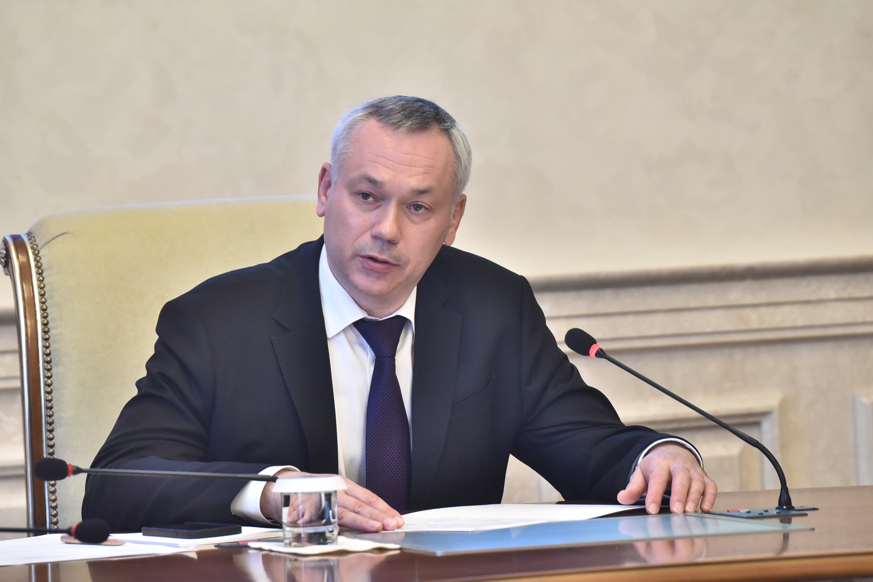 Губернатор Травников опроверг слухи об уходе в Миннауки РФ