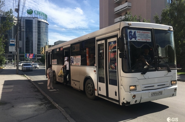 Два новосибирских автобуса №64 арестованы за долги владельца