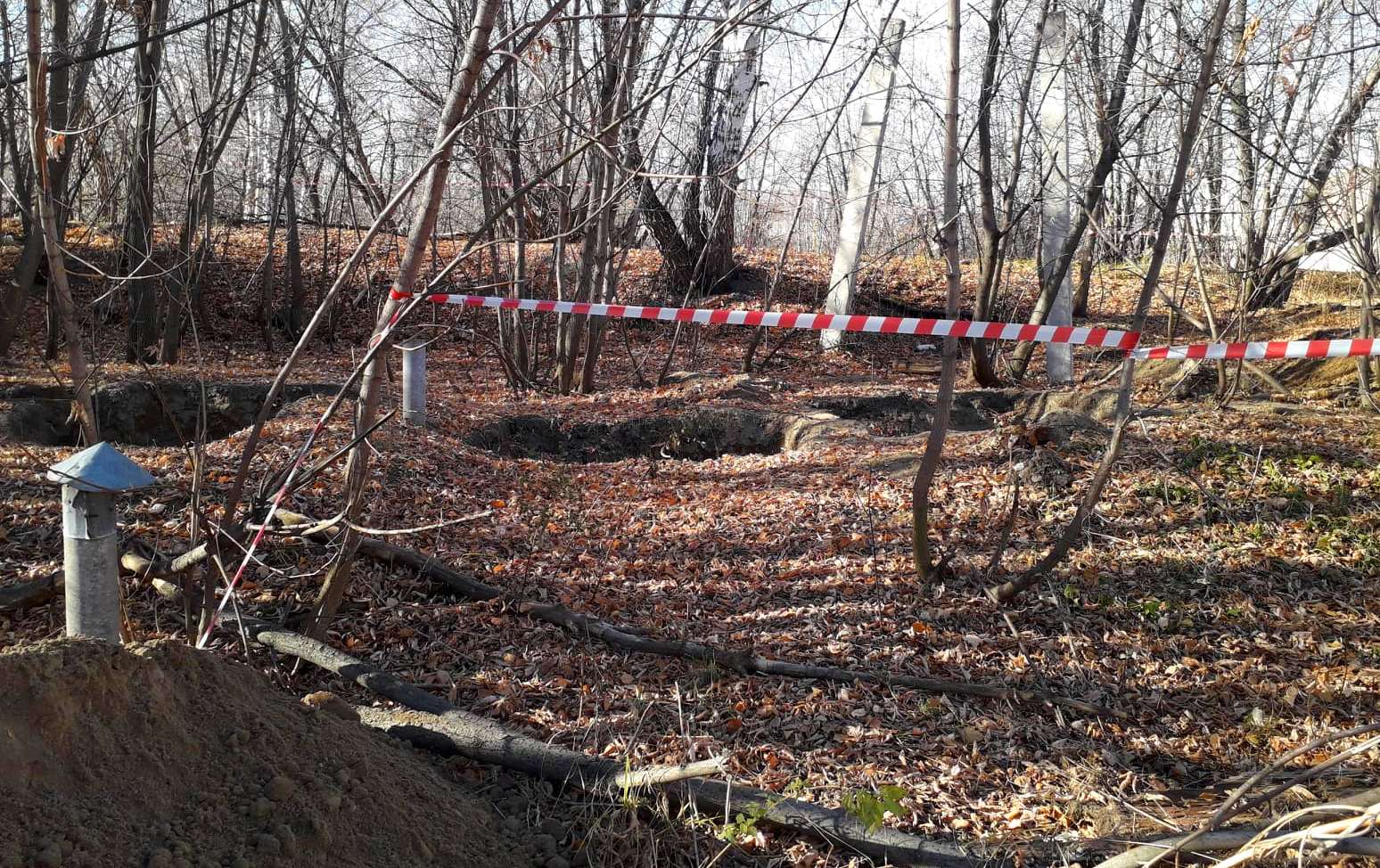 На улице Демакова начался демонтаж погребов