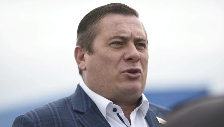 Новосибирского депутата Поповцева обвиняют в мошенничестве с зарплатой