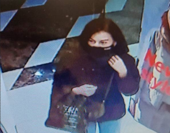 Магазинную воровку разыскивают в Советском районе Новосибирска