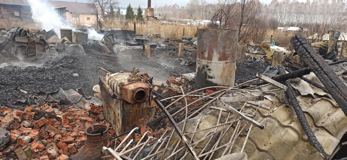 Следком устанавливает причины гибели двух новосибирцев на пожаре в