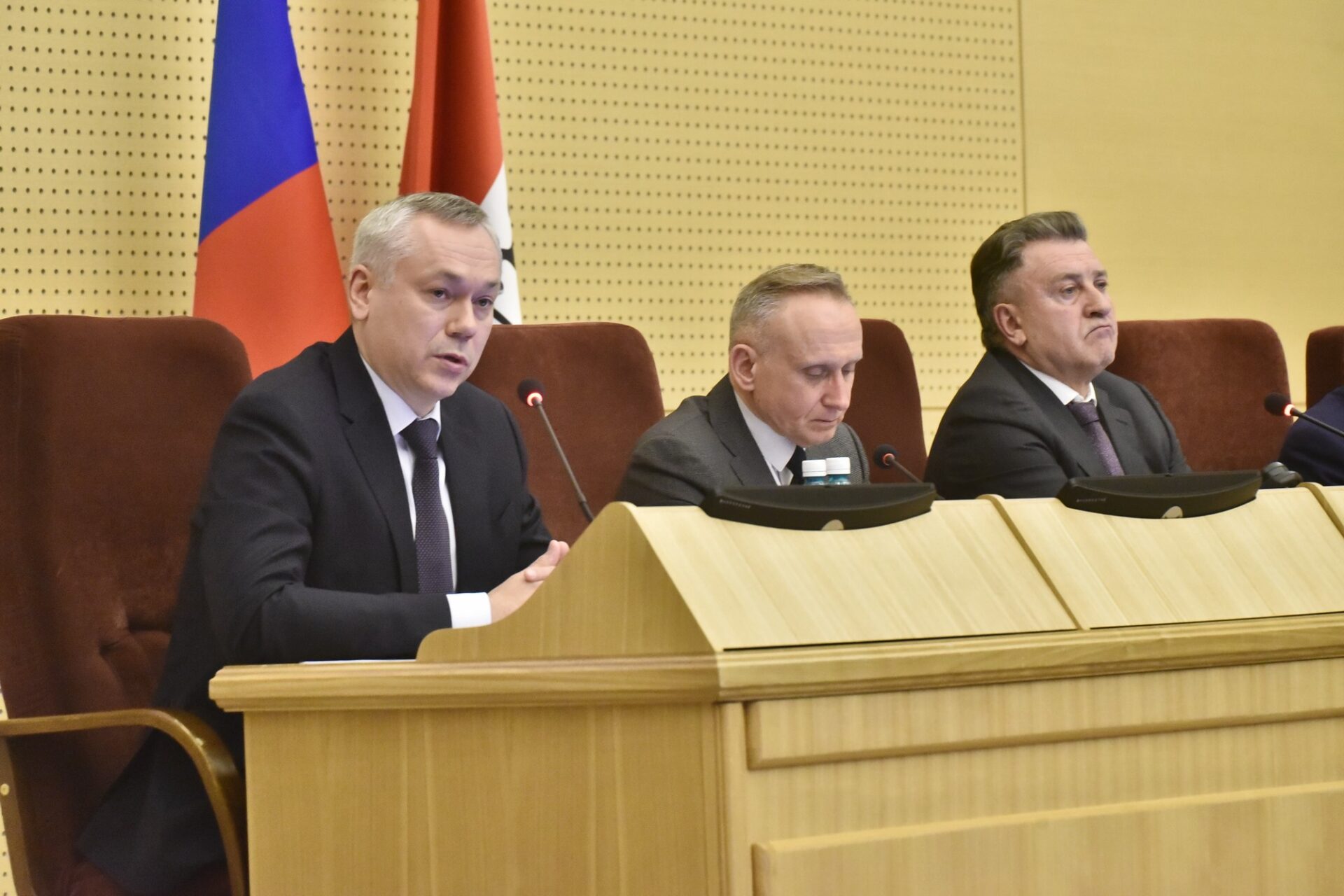 Правительство и депутаты ускорят принятие мер поддержки экономики и