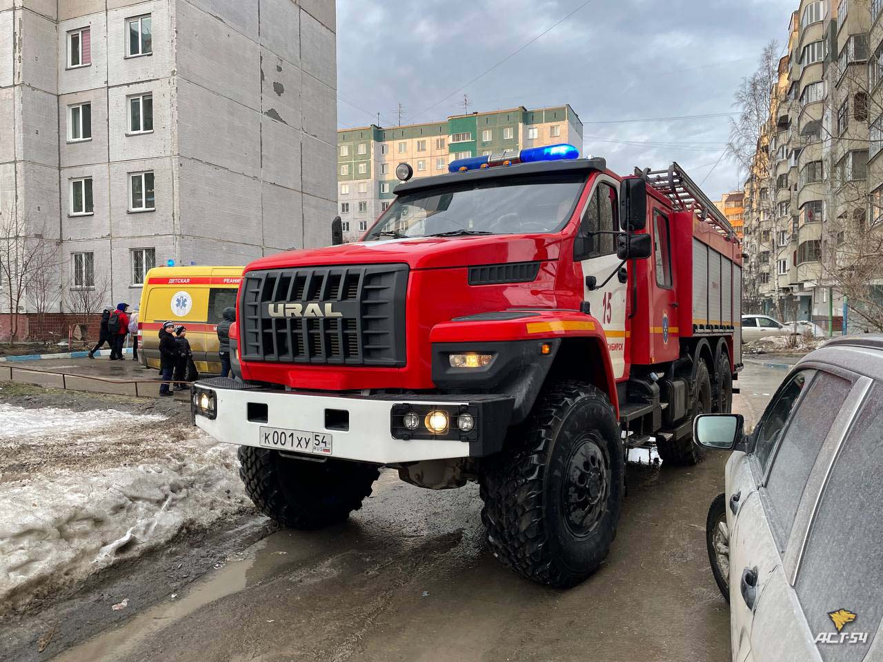 Новосибирец сильно обгорел на пожаре в Ленинском районе