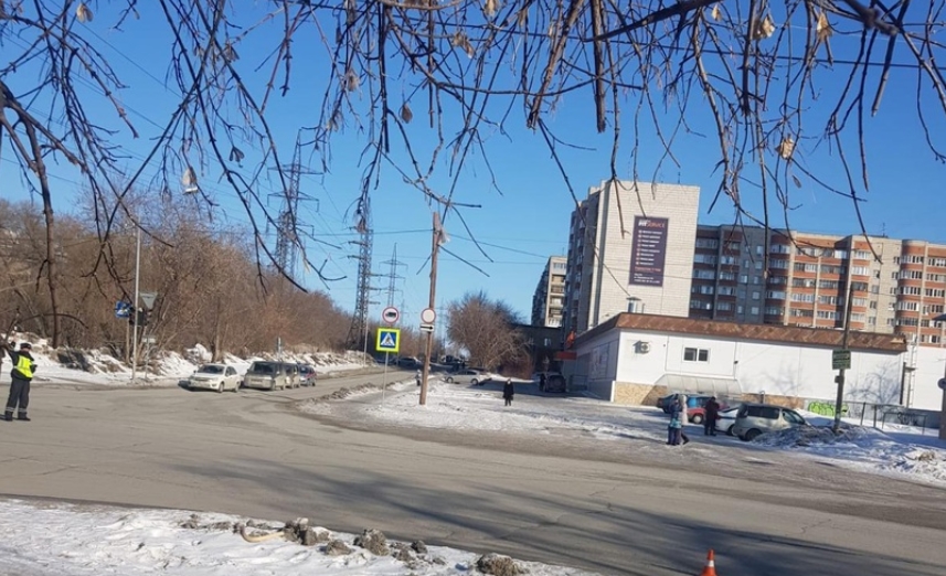 В Советском районе 9 марта под машины попали два человека