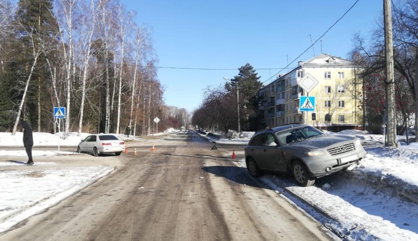 В Советском районе 9 марта под машины попали два человека