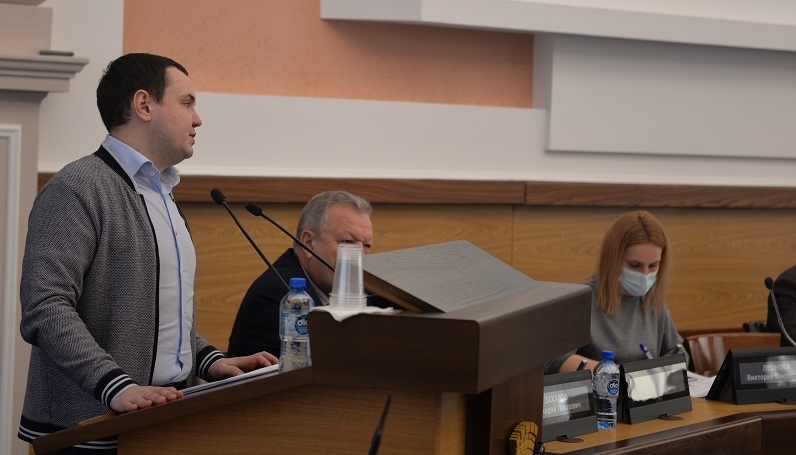 &laquo;Дизайн мастер&raquo; не хочет уступать место стеле &laquo;Город трудовой