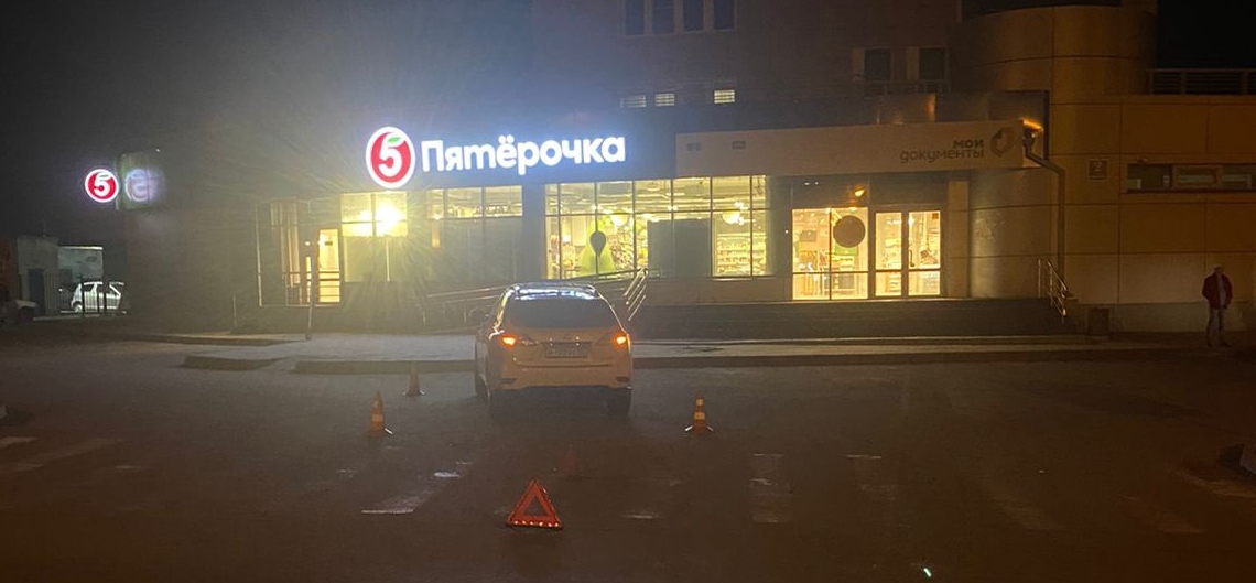 В Новосибирске Lexus сбил на переходе 10-летнюю девочку