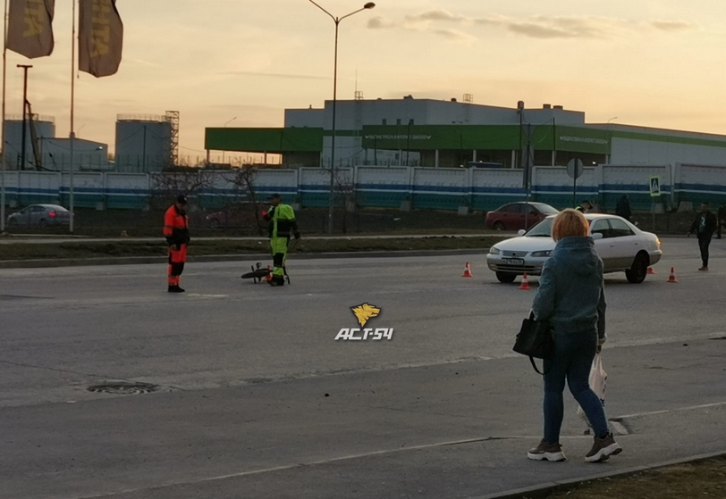 За сутки в Новосибирске сбили двух велосипедистов: 12-летнего