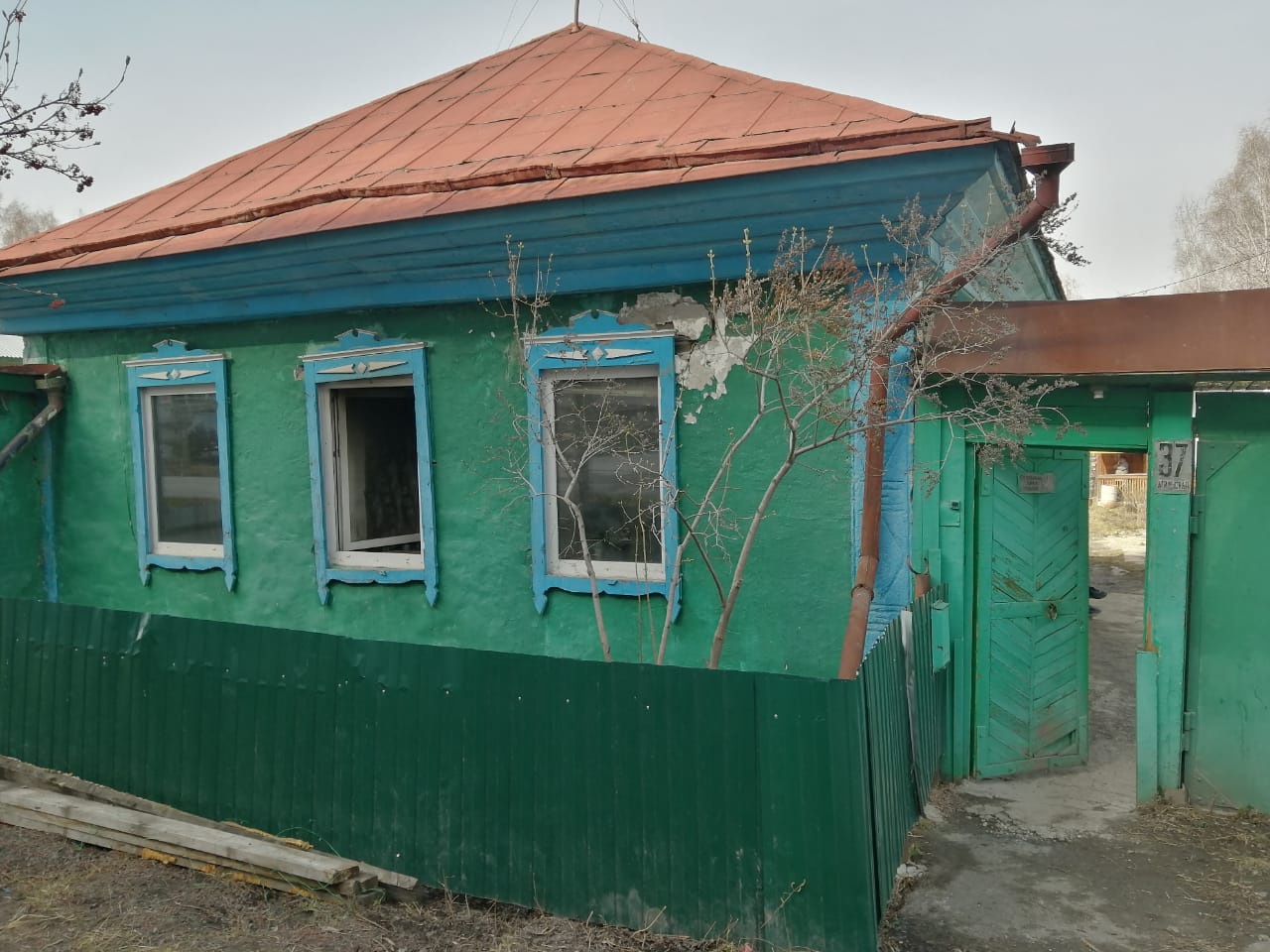 СК устанавливает причины гибели трёх мужчин на пожаре в Новосибирске