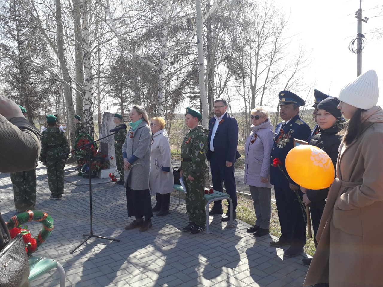 «Бессмертный полк» прошел в Новосибирске по улицам Нижней Ельцовки