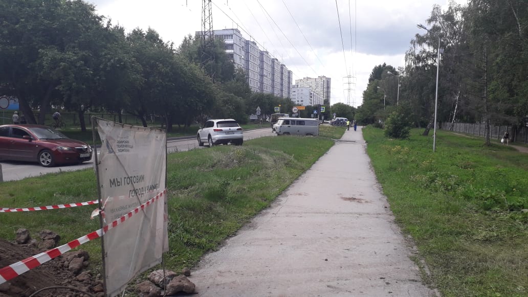 Улицу Иванова перекрыли из-за ремонта теплотрассы