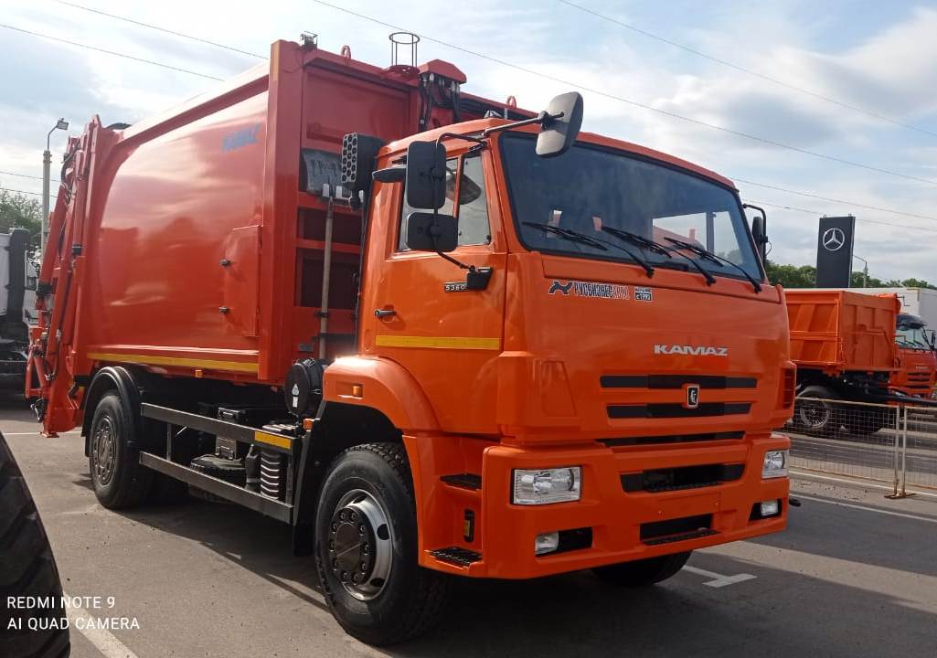 Управляющая компания ФГБУ «ЖКУ ННЦ» вновь вывозит мусор из