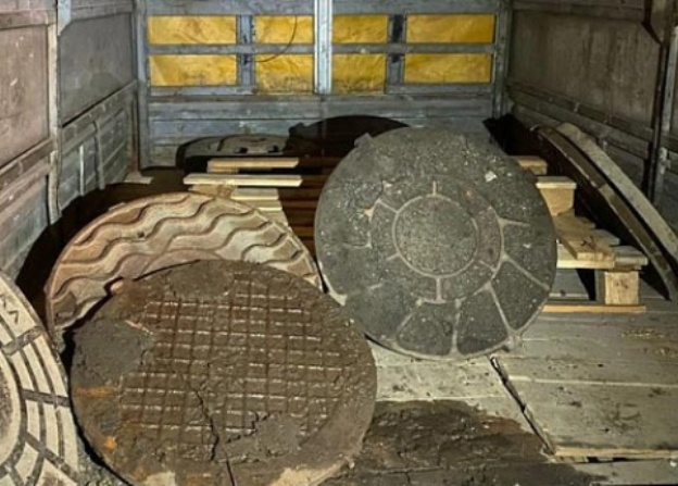 В Советском районе продолжают воровать люки