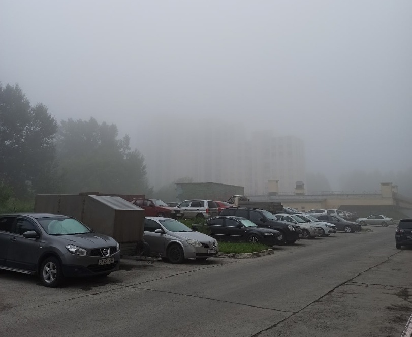 Новосибирск накрыло сильным туманом