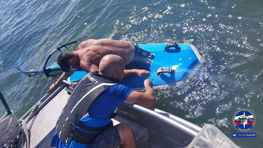 На Обском море спасён уставший виндсёрфингист