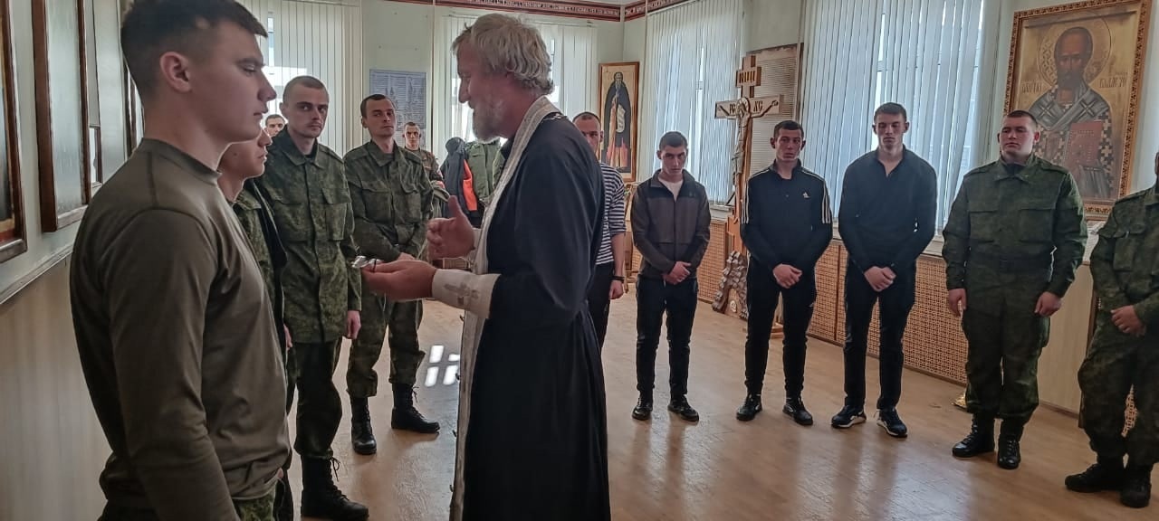 66 мобилизованных приняли православие в церкви при НВВКУ